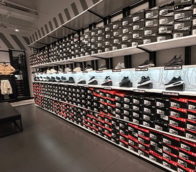 جوتے کے خوردہ کو تبدیل کرنا: ایڈی ڈاس ، کلارک ، اسکیچرز ، اینٹا ، فلا ، ASICs جیسے برانڈز یہ کرتے...